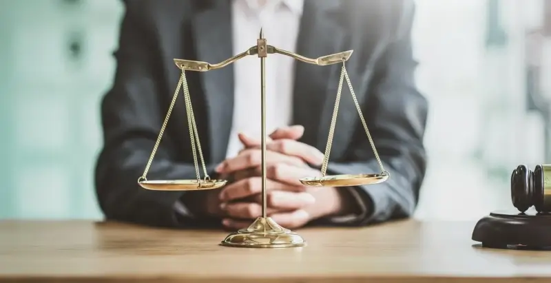 Adwokat do spraw karnych - dla oskarżonego i pokrzywdzonych