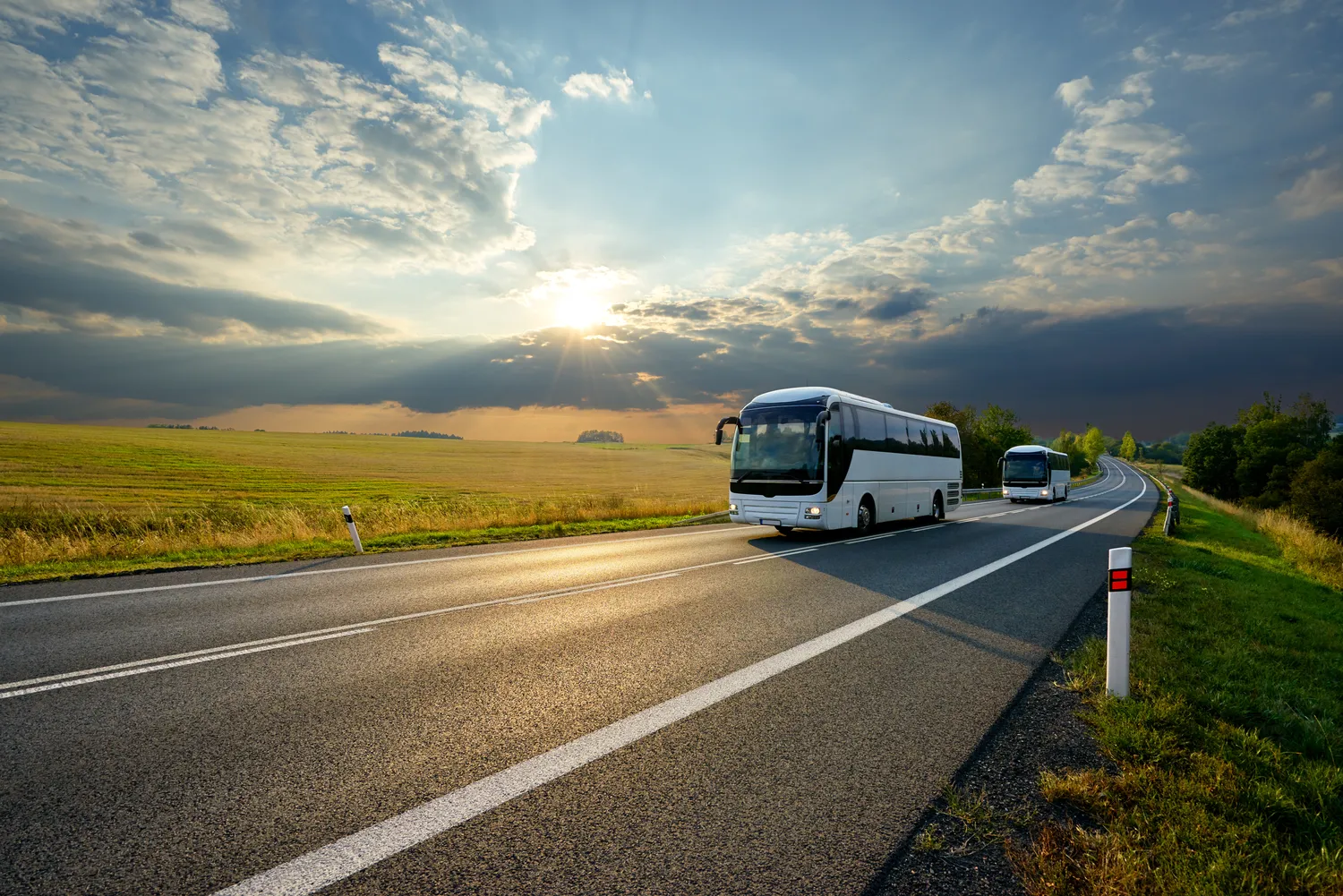 Ile miejsc ma autokar turystyczny?